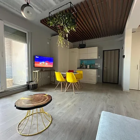Sea View/beach Front- Joie De Vivre -cozy Designed *