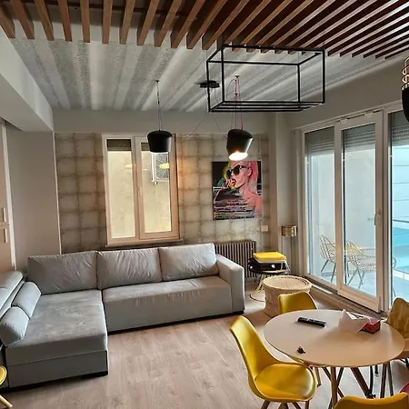 Апартаменты Sea View/beach Front- Joie De Vivre -cozy Designed Нэводари