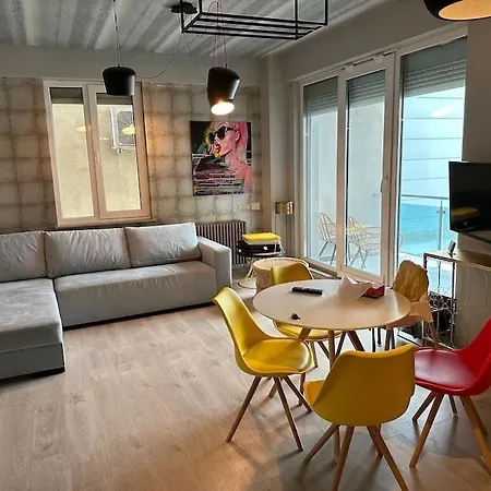 Sea View/beach Front- Joie De Vivre -cozy Designed Διαμέρισμα Năvodari