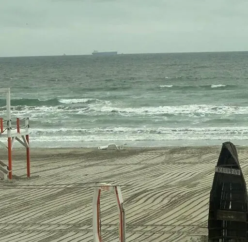 Апартаменты Sea View/beach Front- Joie De Vivre -cozy Designed Нэводари