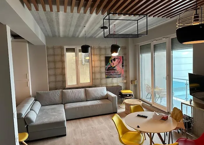 Апартаменты Sea View/beach Front- Joie De Vivre -cozy Designed Нэводари