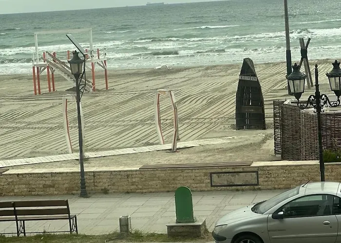 Sea View/beach Front- Joie De Vivre -cozy Designed Апартаменты Нэводари