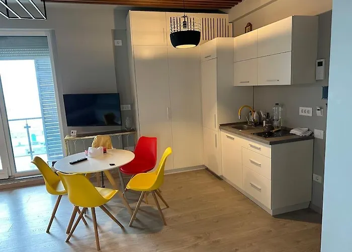 Sea View/beach Front- Joie De Vivre -cozy Designed Апартаменты