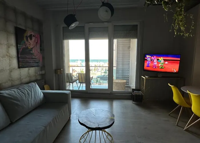 Sea View/beach Front- Joie De Vivre -cozy Designed *