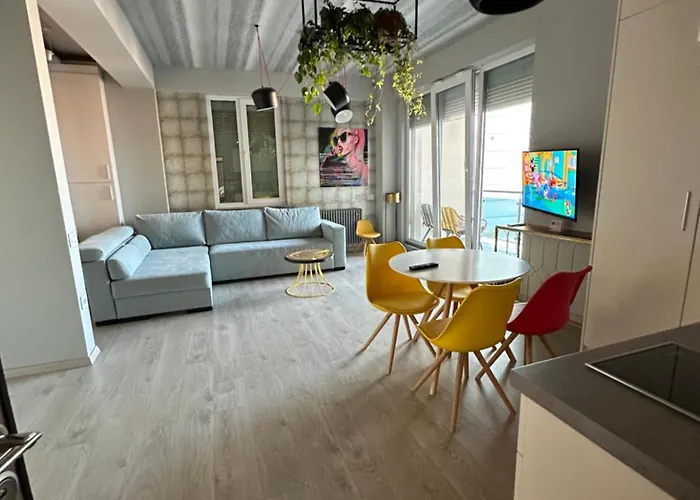 Sea View/beach Front- Joie De Vivre -cozy Designed Апартаменты Нэводари