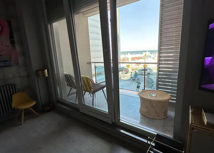 Sea View/beach Front- Joie De Vivre -cozy Designed Апартаменты *