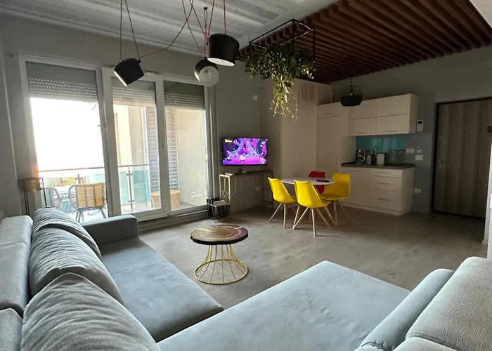 Sea View/beach Front- Joie De Vivre -cozy Designed