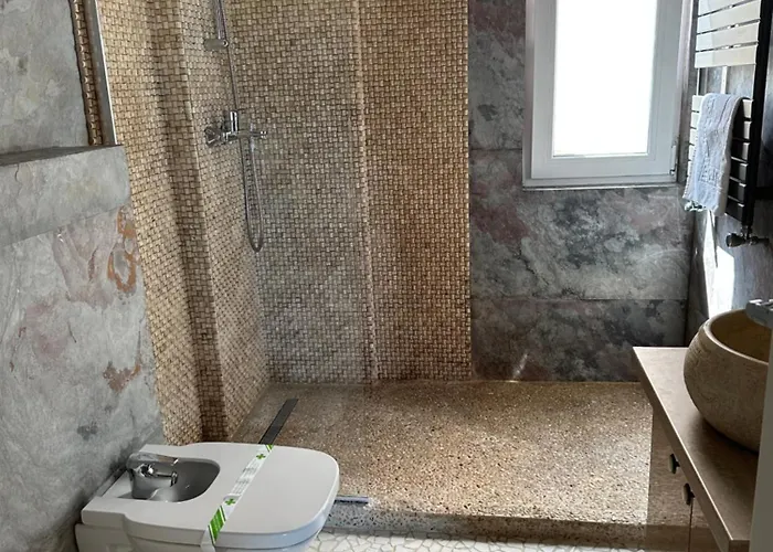 Sea View/beach Front- Joie De Vivre -cozy Designed